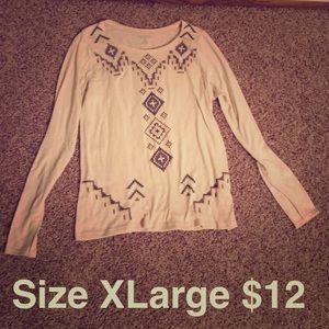 Long sleeve with detailed front